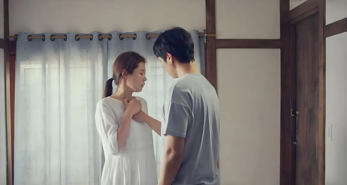 韩国经典电影《出轨》全季高清免费未删减在线观看-无广告《出轨》HD中字完整版高清免费观看-星空影院