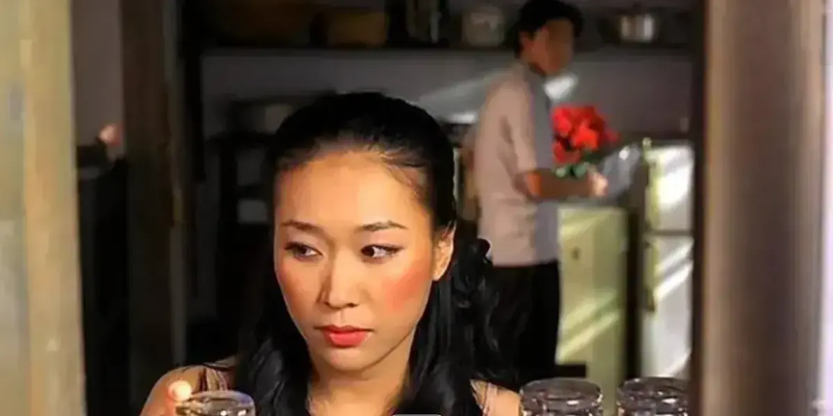 《爱的色放》-2001年韩国经典电影，朴在浩执导，演绎偷窥与禁忌之恋，光州事件背景加持，未删减高清中字免费看！