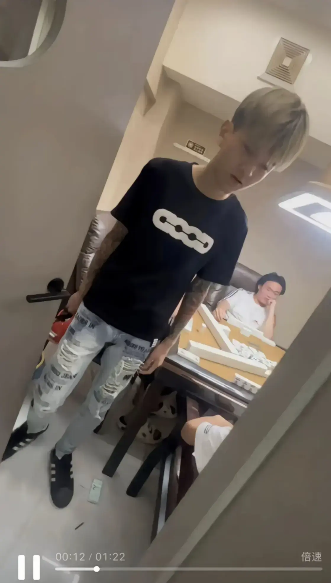 《国服达摩潮汕网红事件》全揭秘-麻将室惊现3秒18拳-女票被摸手冲突高清在线观看