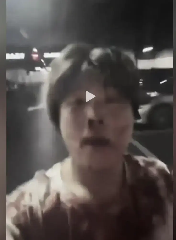《深圳网红赵俊逸被打视频》