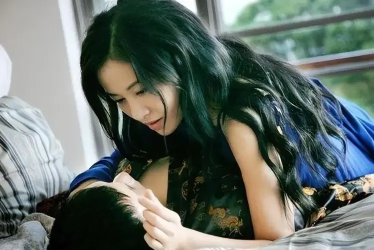 金牌影视力荐！韩国电影《嫂嫂情事》完整版高清HD免费看 - 韩国电影《嫂嫂情事》无删减流畅在线观看 - VS影视网