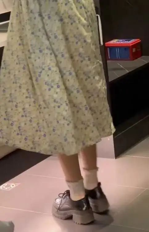 《元歌碎花裙合集》清新碎花裙搭配甜系vlog，尽显日系少女风，元歌镜头记录美好，1080P高清完整版持续更新~百度网盘可下载